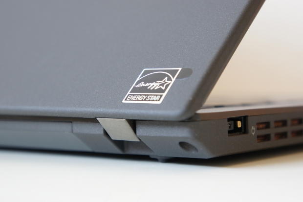 PCレビュー】レノボ『ThinkPad X240』は外出先でもフルHDの映像を 