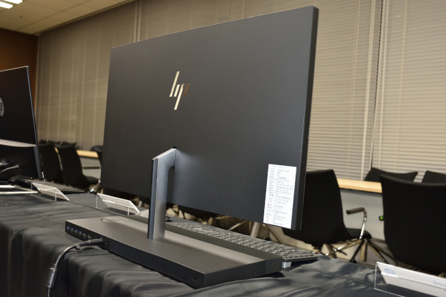 HP ENVY All-in-One 27 背面側