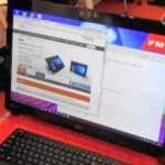 富士通『ESPRIMO WW1/W』Windows10搭載！スタイル自在に家族で楽しめる 23型フルHD液晶一体型PC