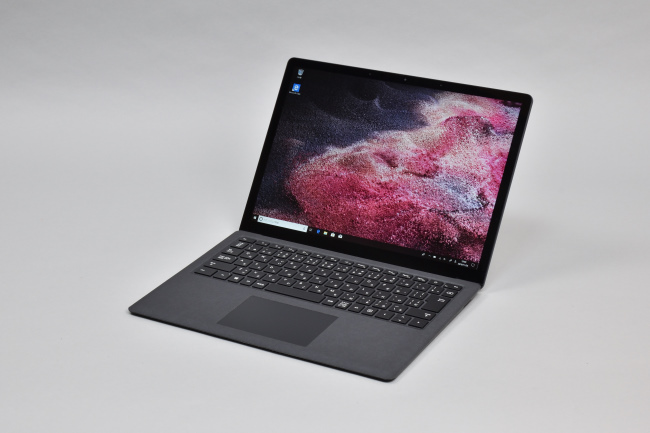 マイクロソフト『Surface Laptop 2』レビュー ブラックカラーの存在感 