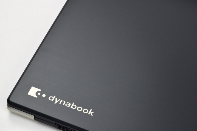 dynabook GZ（2020春モデル）の天面デザイン