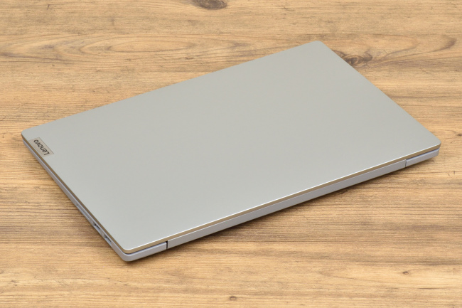 Lenovo IdeaPad Slim 550 14型(AMD)-