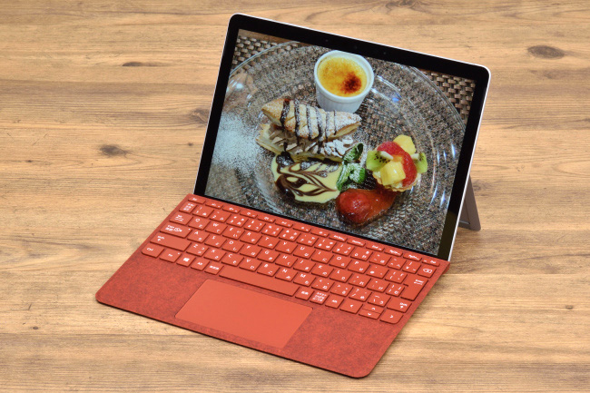 Surface Go 3 正面斜め上