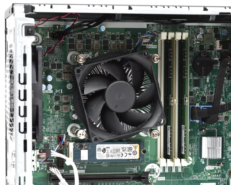 CPU、メモリ、SSD