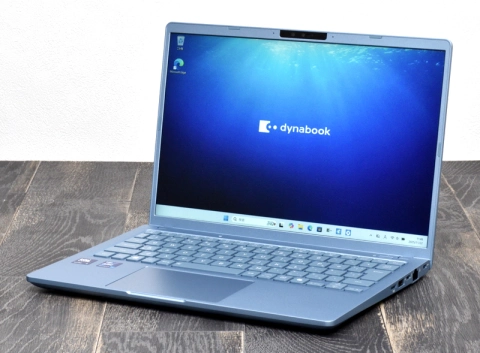 正面斜め（背景付き）