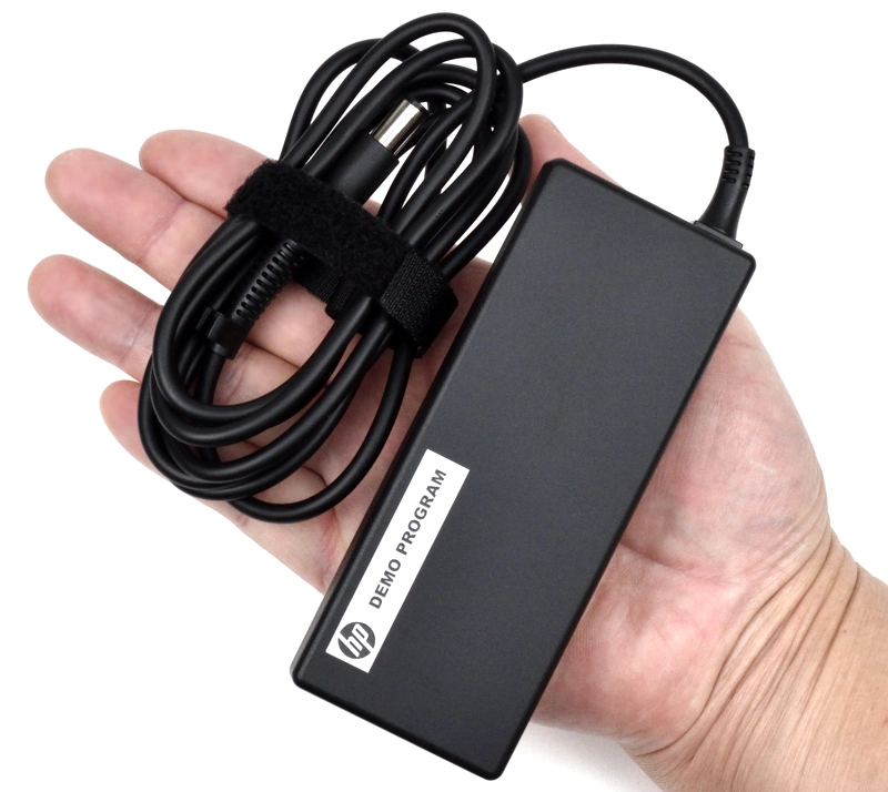 電源アダプターの大きさ比較