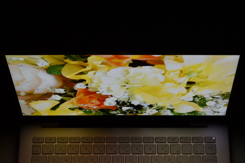 上側 ディスプレイ面から30度の角度