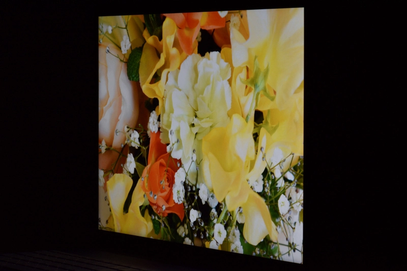 右側 ディスプレイ面から30度の角度