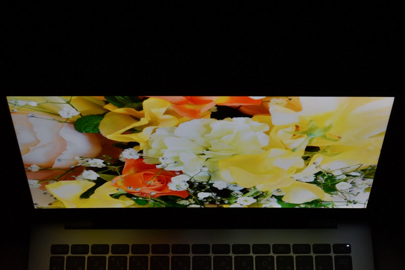 上側 ディスプレイ面から30度の角度