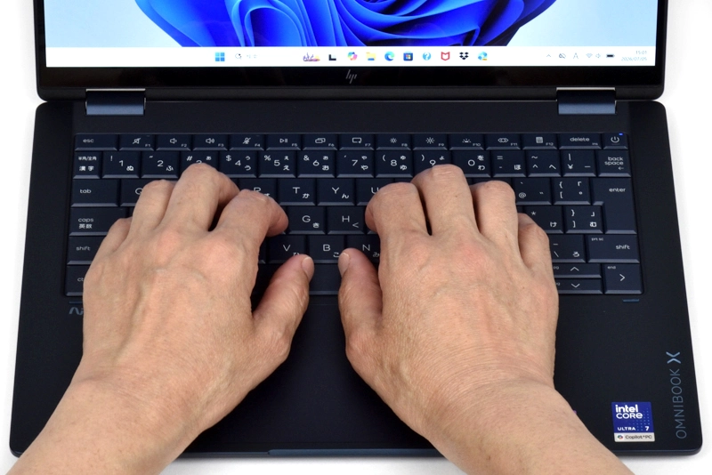 キーボードに両手を置いたときのイメージ